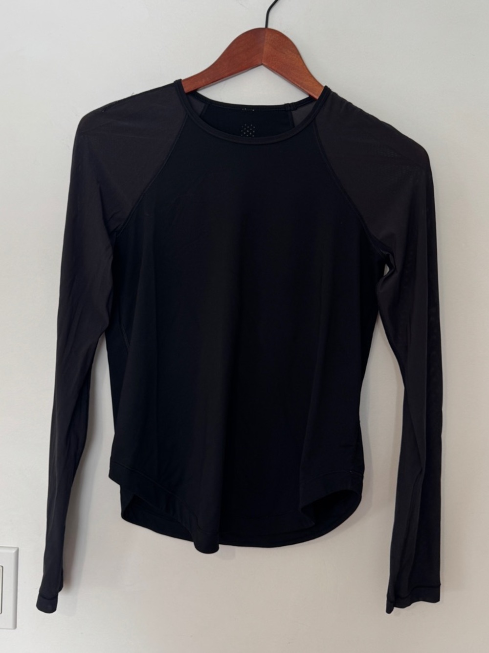 Lululemon Black Long Sleeve Athletic Top | Lightweight Flowy Fit |
